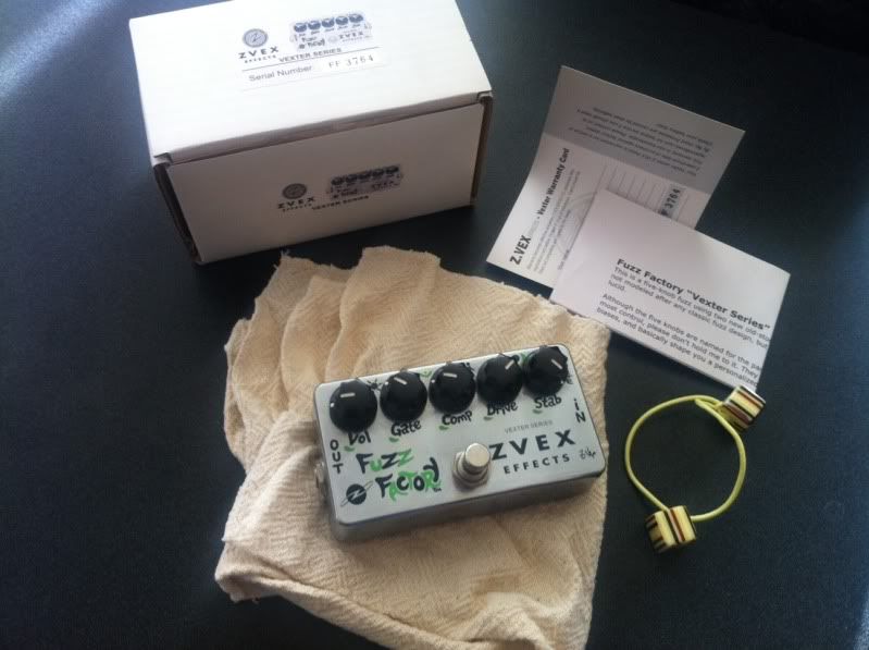 FS/FT: TC Electronic Polytune, THD Hot Plate, Zvex Fuzz Factory, Line 6